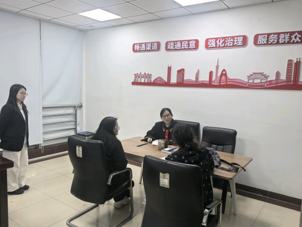 广东股票配资开户 基层治理效能再升级，海珠区综治中心“一站式”服务解民忧